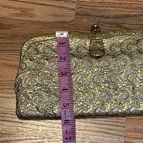 Vintage Gold Swirl Clutch - Picture 2 of 6